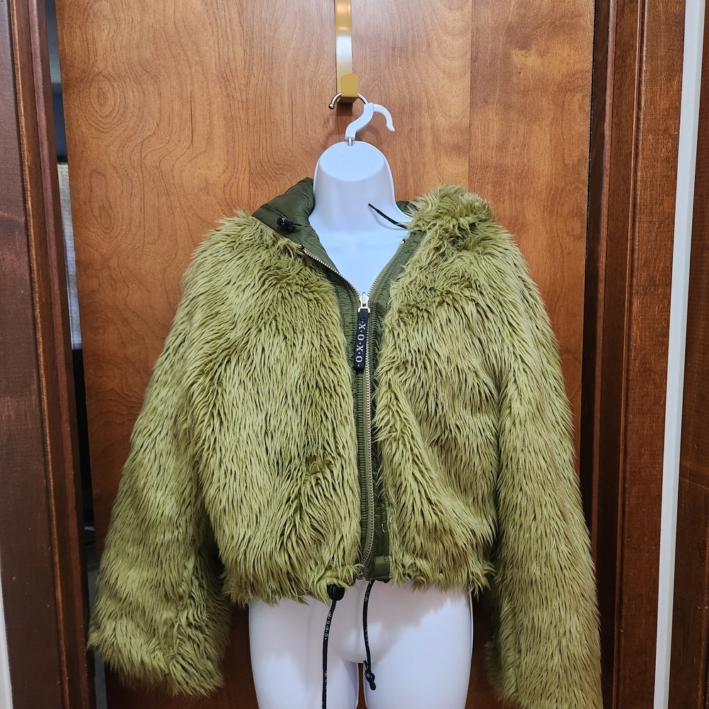 XOXO Green Faux Fur Reversible Sz M Like New